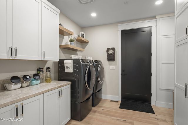 7201 Silver King Drive, Sparks, NV 89436