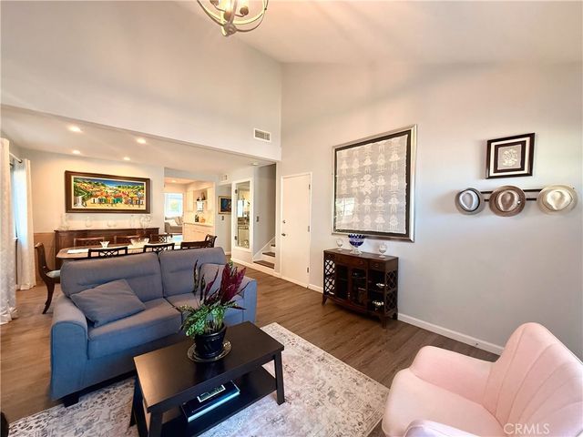 23026 Ash Glen Circle, Valencia, CA 91354