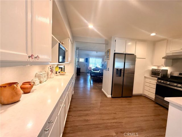 23026 Ash Glen Circle, Valencia, CA 91354
