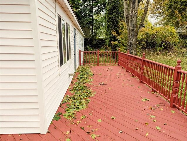 8 Gwyn Lane, West Bloomfield, NY 14469