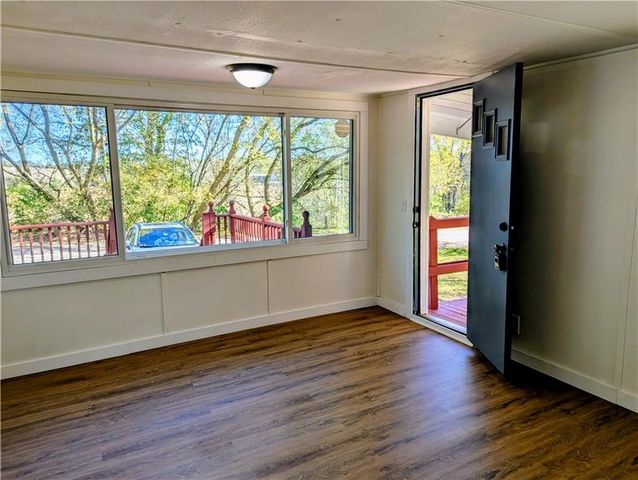 8 Gwyn Lane, West Bloomfield, NY 14469