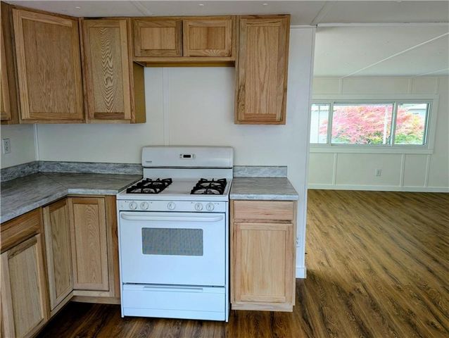 8 Gwyn Lane, West Bloomfield, NY 14469