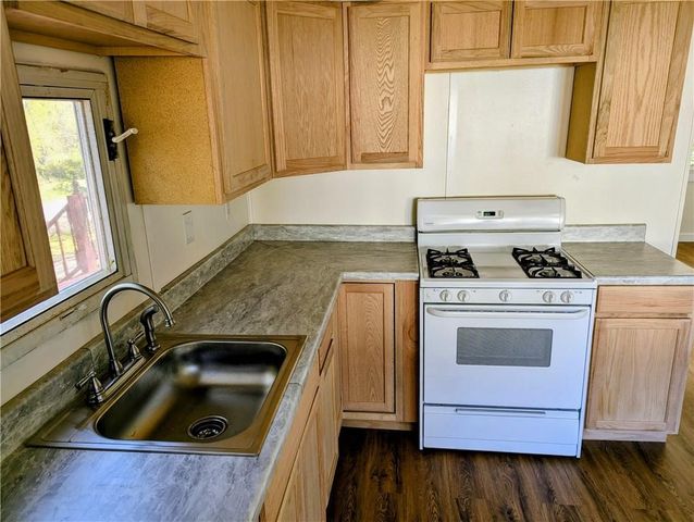 8 Gwyn Lane, West Bloomfield, NY 14469