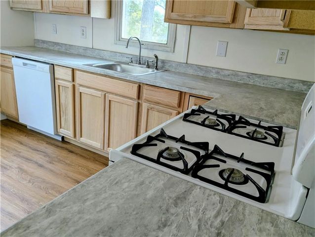 8 Gwyn Lane, West Bloomfield, NY 14469