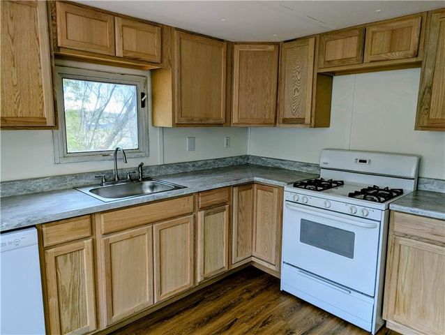 8 Gwyn Lane, West Bloomfield, NY 14469