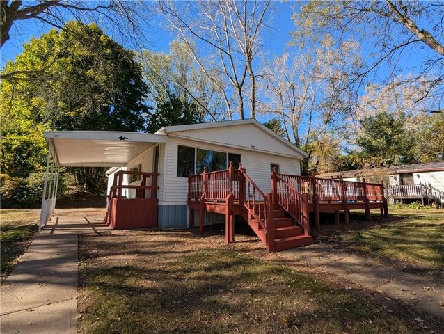 8 Gwyn Lane, West Bloomfield, NY 14469