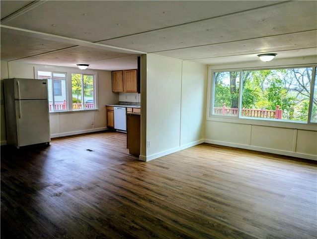 8 Gwyn Lane, West Bloomfield, NY 14469