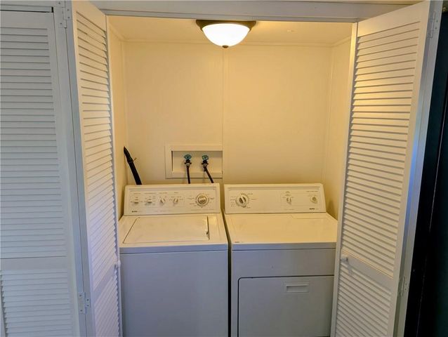 8 Gwyn Lane, West Bloomfield, NY 14469