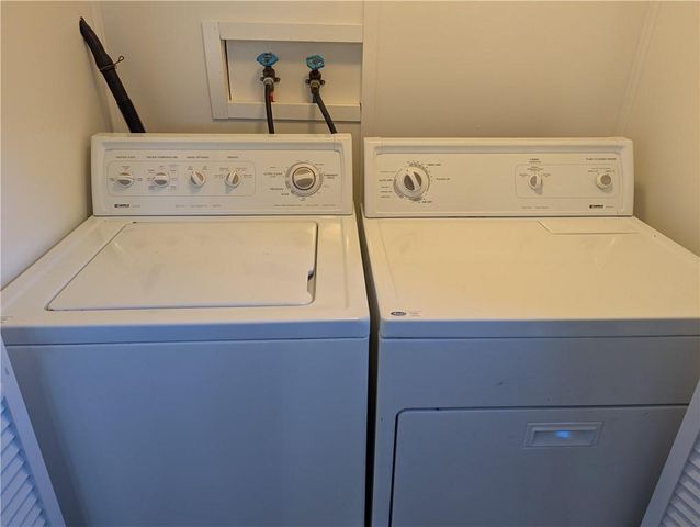 8 Gwyn Lane, West Bloomfield, NY 14469