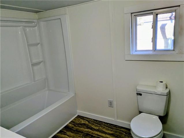 8 Gwyn Lane, West Bloomfield, NY 14469