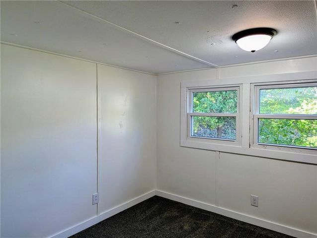 8 Gwyn Lane, West Bloomfield, NY 14469