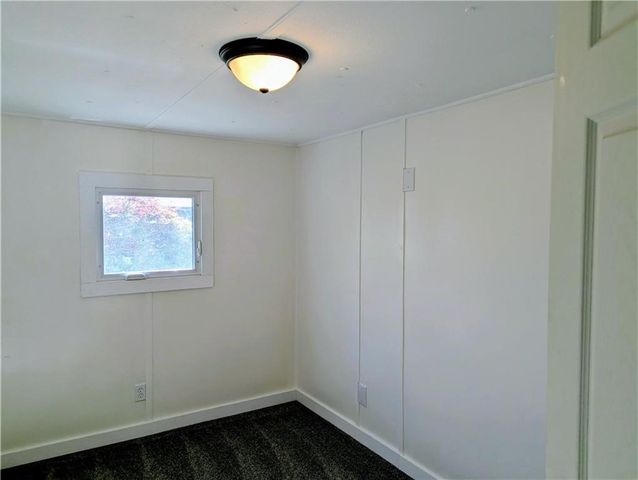 8 Gwyn Lane, West Bloomfield, NY 14469