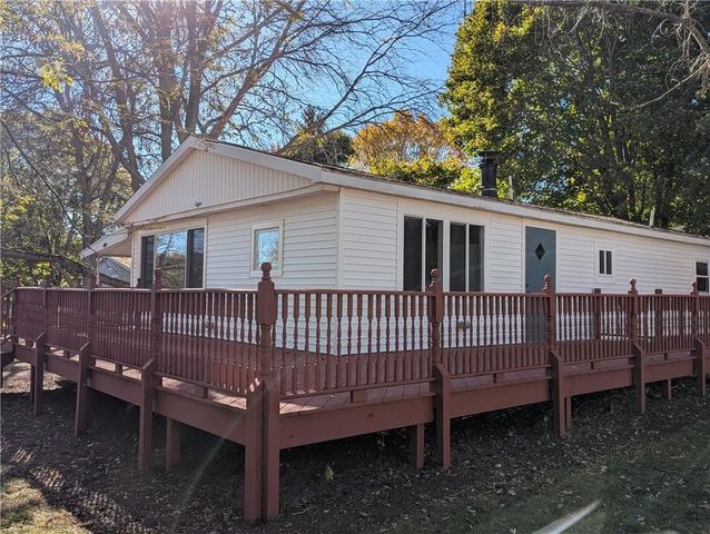 8 Gwyn Lane, West Bloomfield, NY 14469