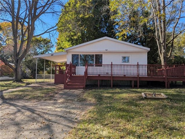 8 Gwyn Lane, West Bloomfield, NY 14469