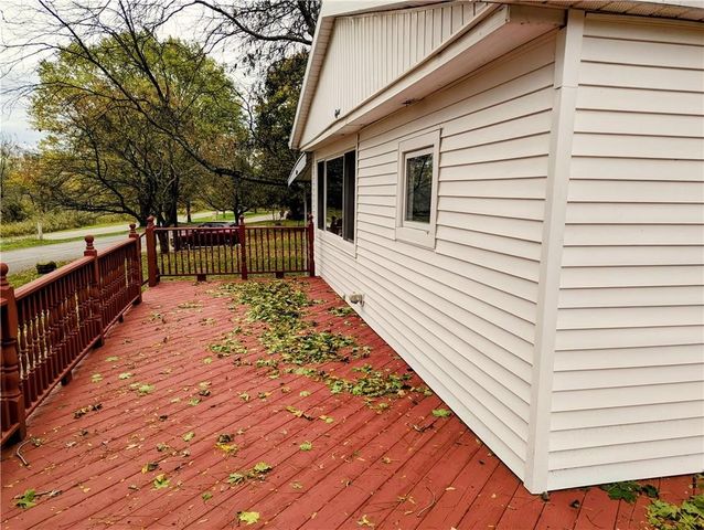 8 Gwyn Lane, West Bloomfield, NY 14469