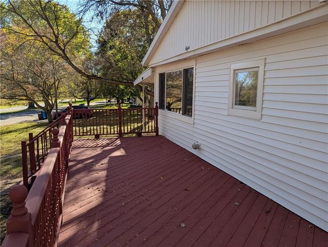 8 Gwyn Lane, West Bloomfield, NY 14469