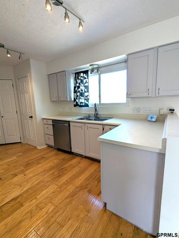 3102 Lone Tree Road, Bellevue, NE 68123