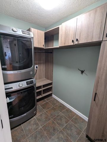 3102 Lone Tree Road, Bellevue, NE 68123