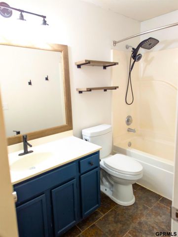 3102 Lone Tree Road, Bellevue, NE 68123