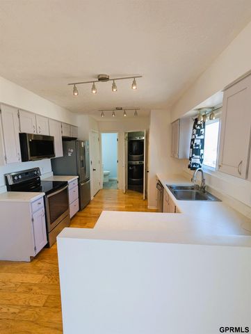 3102 Lone Tree Road, Bellevue, NE 68123