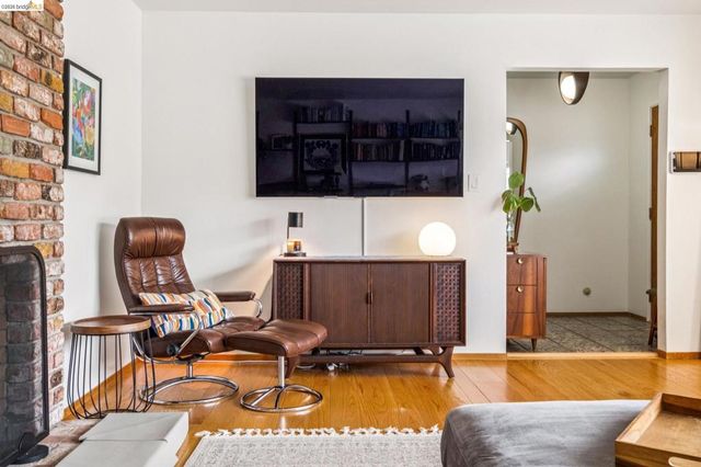 4851 Scotia Ave, Oakland, CA 94605