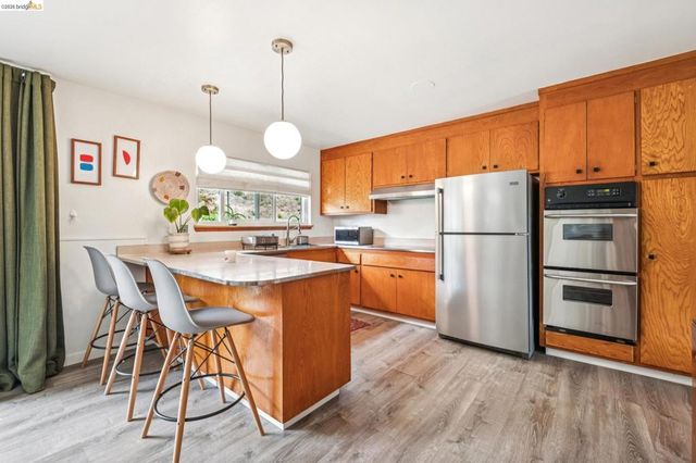 4851 Scotia Ave, Oakland, CA 94605