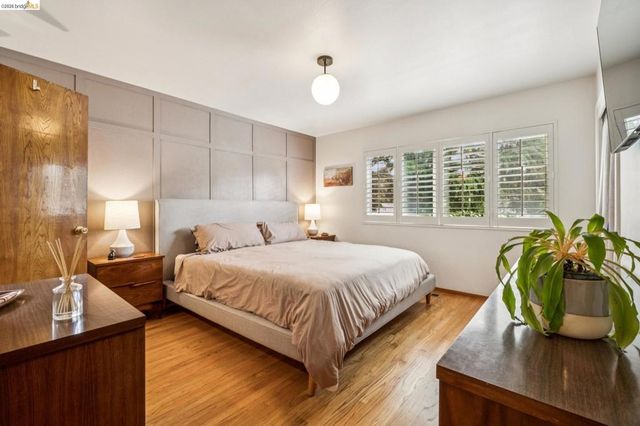 4851 Scotia Ave, Oakland, CA 94605