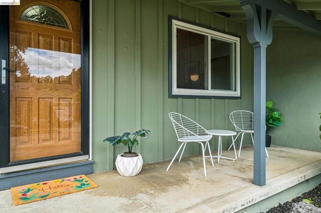 4851 Scotia Ave, Oakland, CA 94605