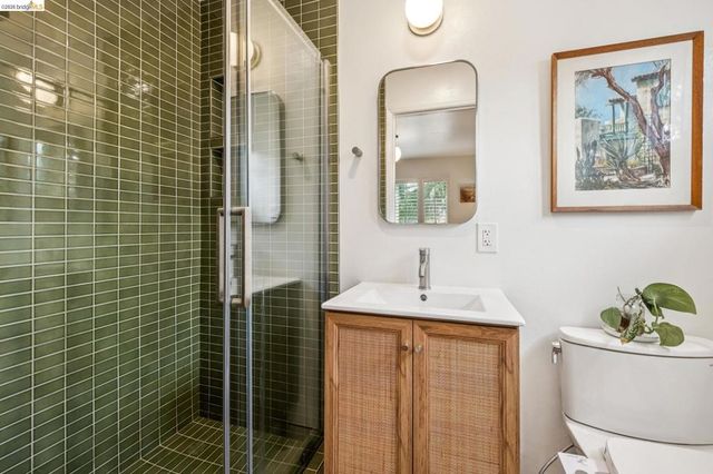 4851 Scotia Ave, Oakland, CA 94605