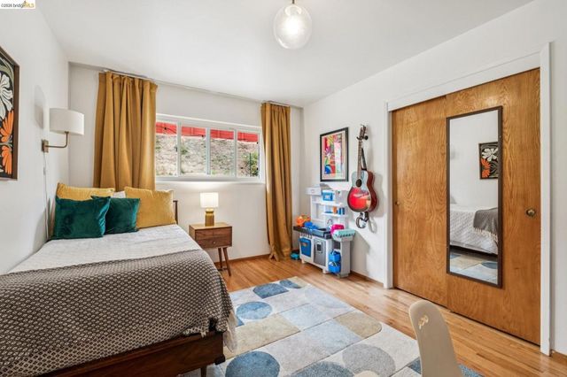 4851 Scotia Ave, Oakland, CA 94605