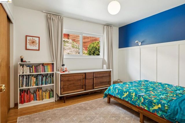 4851 Scotia Ave, Oakland, CA 94605