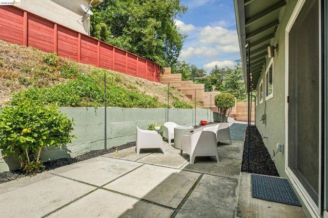 4851 Scotia Ave, Oakland, CA 94605