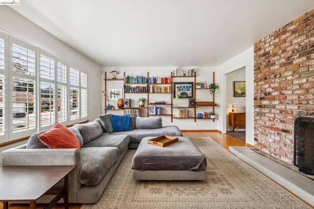 4851 Scotia Ave, Oakland, CA 94605