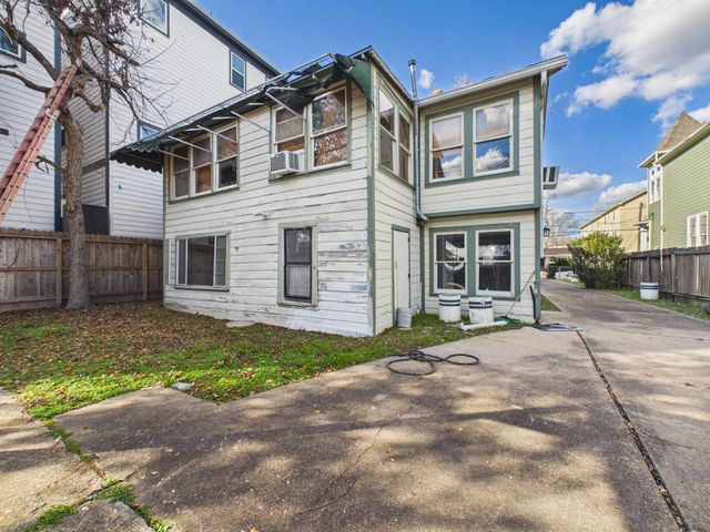 1334 W 21st Street, Houston, TX 77008