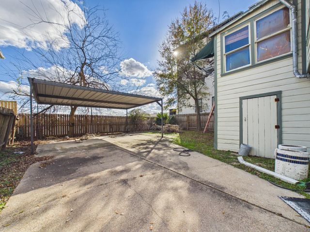 1334 W 21st Street, Houston, TX 77008