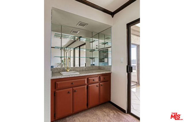 1325 Valley View Road 304, Glendale, CA 91202