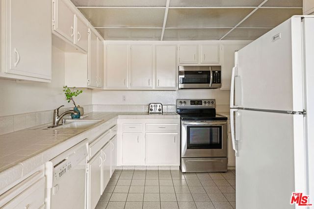 1325 Valley View Road 304, Glendale, CA 91202