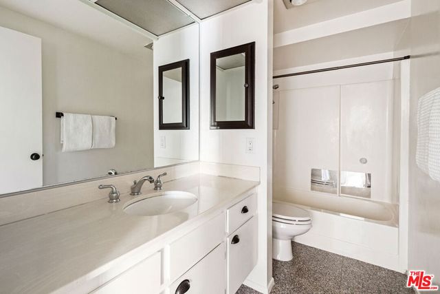 1325 Valley View Road 304, Glendale, CA 91202