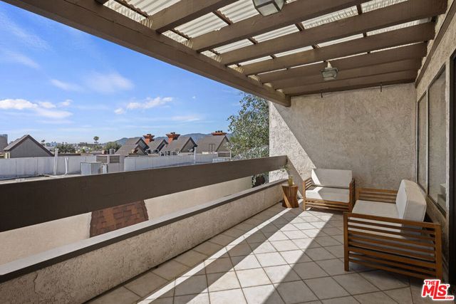 1325 Valley View Road 304, Glendale, CA 91202