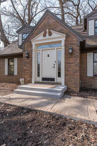 22 Wildwood Trail, Bettendorf, IA 52722