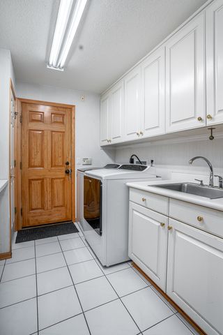 22 Wildwood Trail, Bettendorf, IA 52722