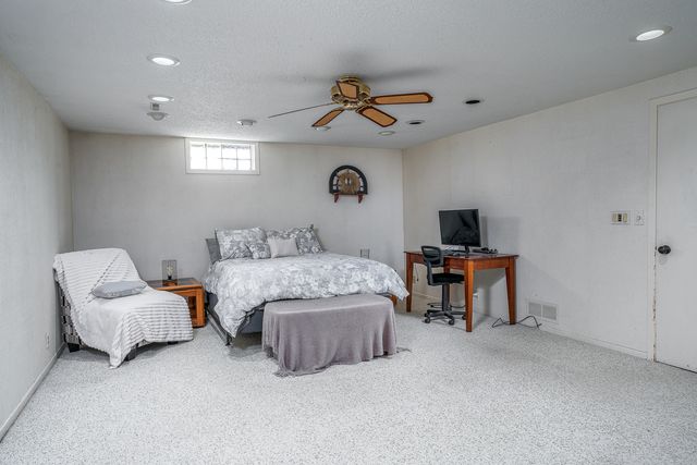 22 Wildwood Trail, Bettendorf, IA 52722