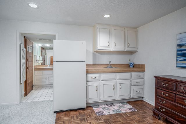 22 Wildwood Trail, Bettendorf, IA 52722