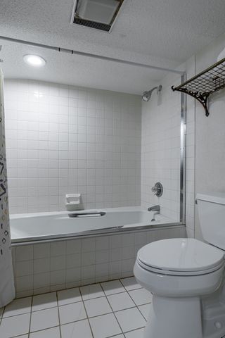 22 Wildwood Trail, Bettendorf, IA 52722