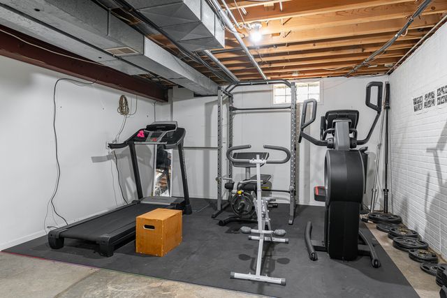 22 Wildwood Trail, Bettendorf, IA 52722