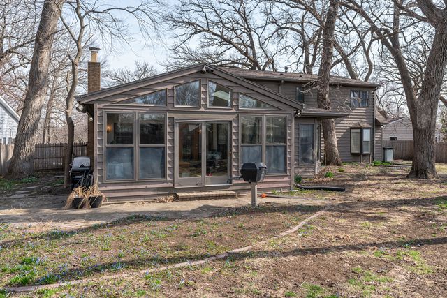 22 Wildwood Trail, Bettendorf, IA 52722