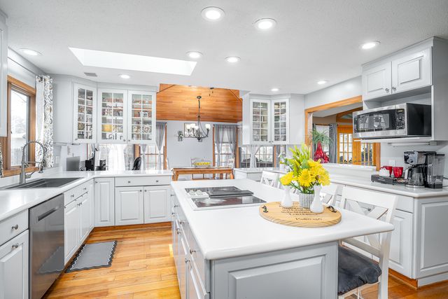 22 Wildwood Trail, Bettendorf, IA 52722