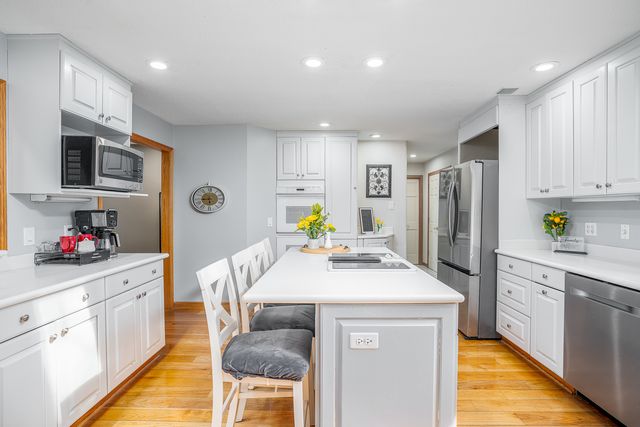 22 Wildwood Trail, Bettendorf, IA 52722