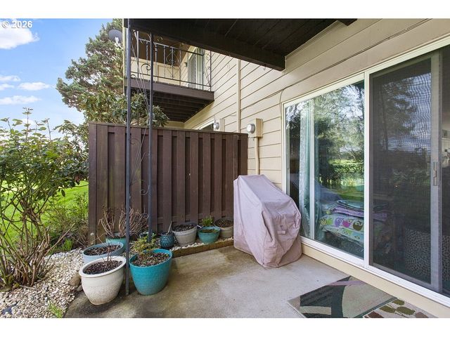 1322 Ne HOGAN Dr, Gresham, OR 97030