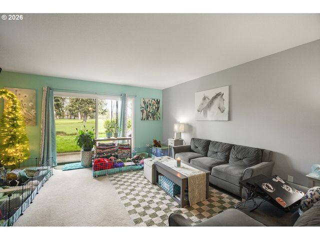 1322 Ne HOGAN Dr, Gresham, OR 97030